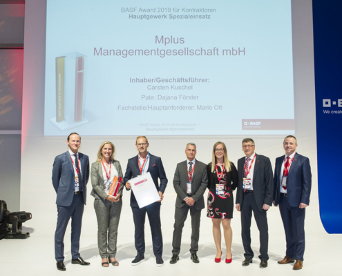Gruppenfoto-Mplus-beim-BASF-Kontraktorenaward