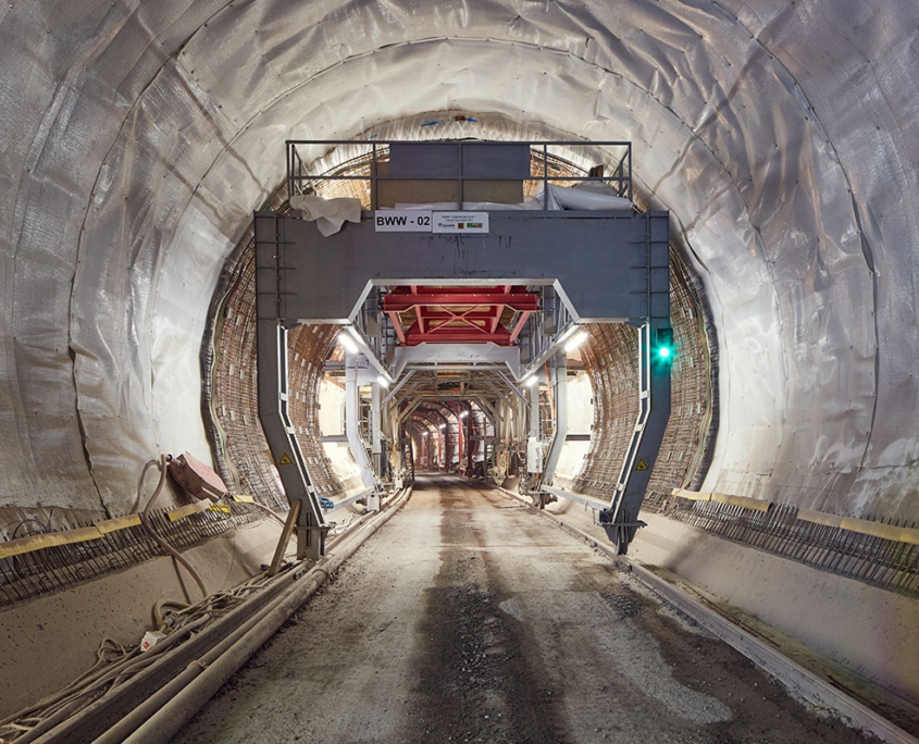 Stuttgart21_Tunnel-Bad-Cannstatt_Isolierung-und-Bewehrung-vor-der-Innenschalenbetonage