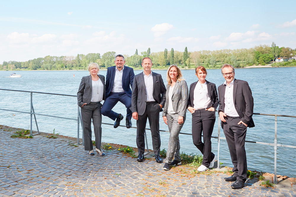 mplus-management-am-rheinufer-in-bonn